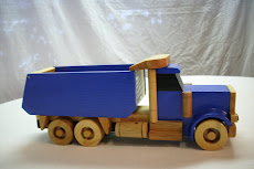 DUMP TRUCK