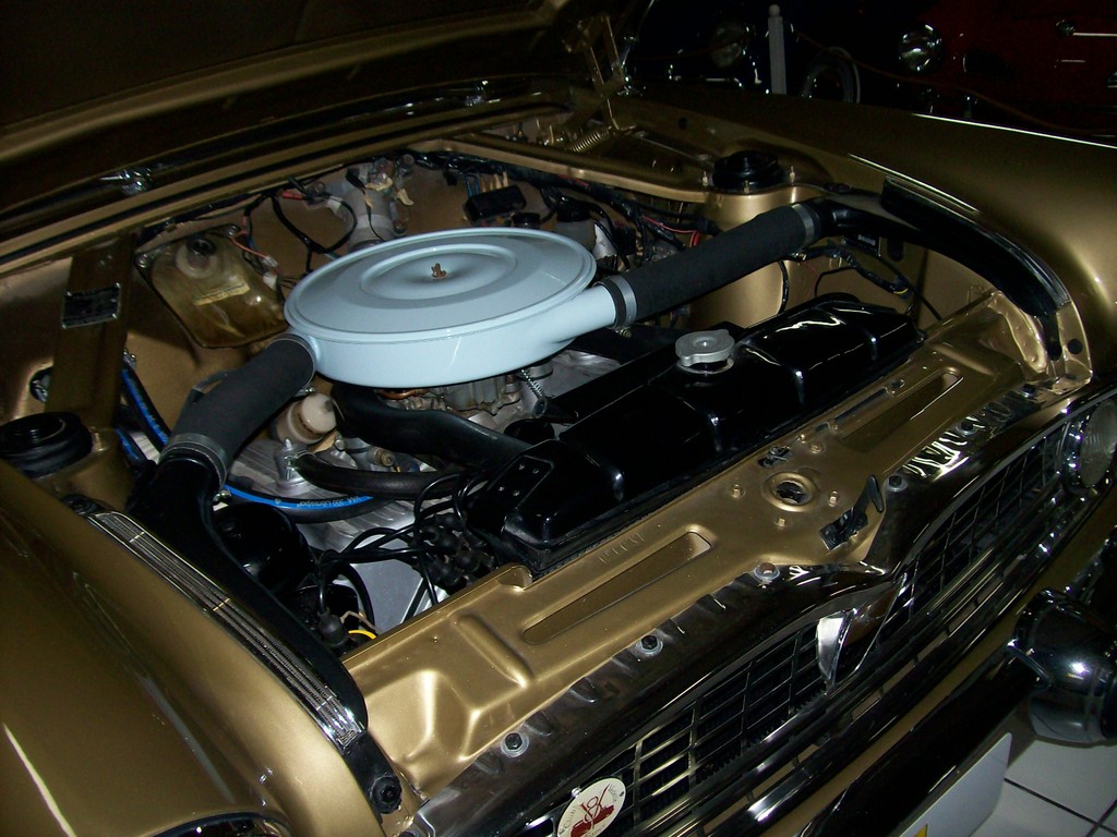 [Tatos+Garage+AVA06.jpg]