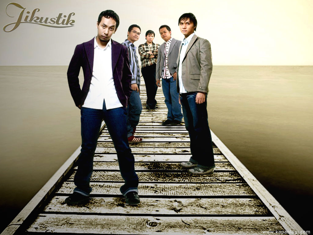 free download lagu mp3 Pandangi Langit Malam Ini - Jikustik + syair dan Lirik serta gambar kunci chord gitar lengkap terbaru 2013 , Video Klip
