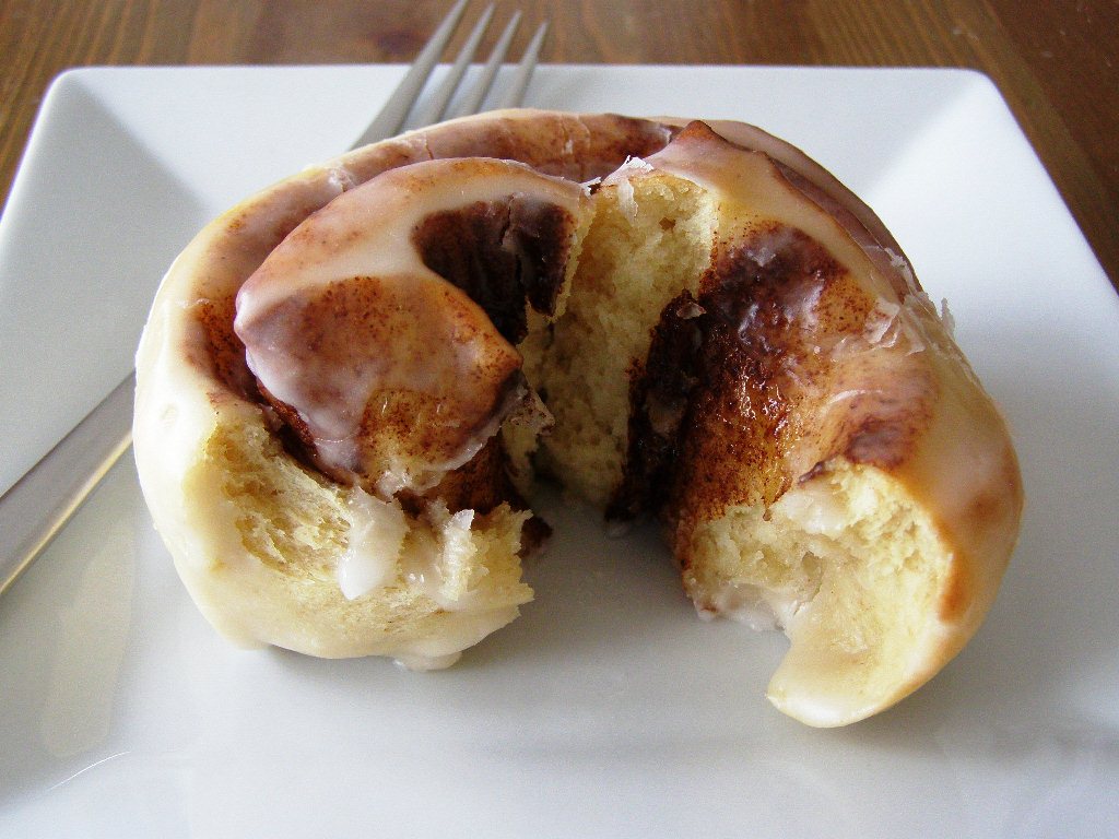 maple•spice Cinnamon Buns with Vanilla Glaze