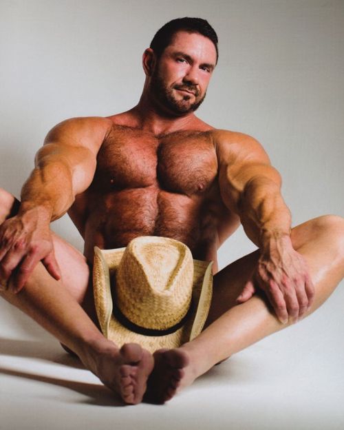 Gay Muscle Bodybuilder 77