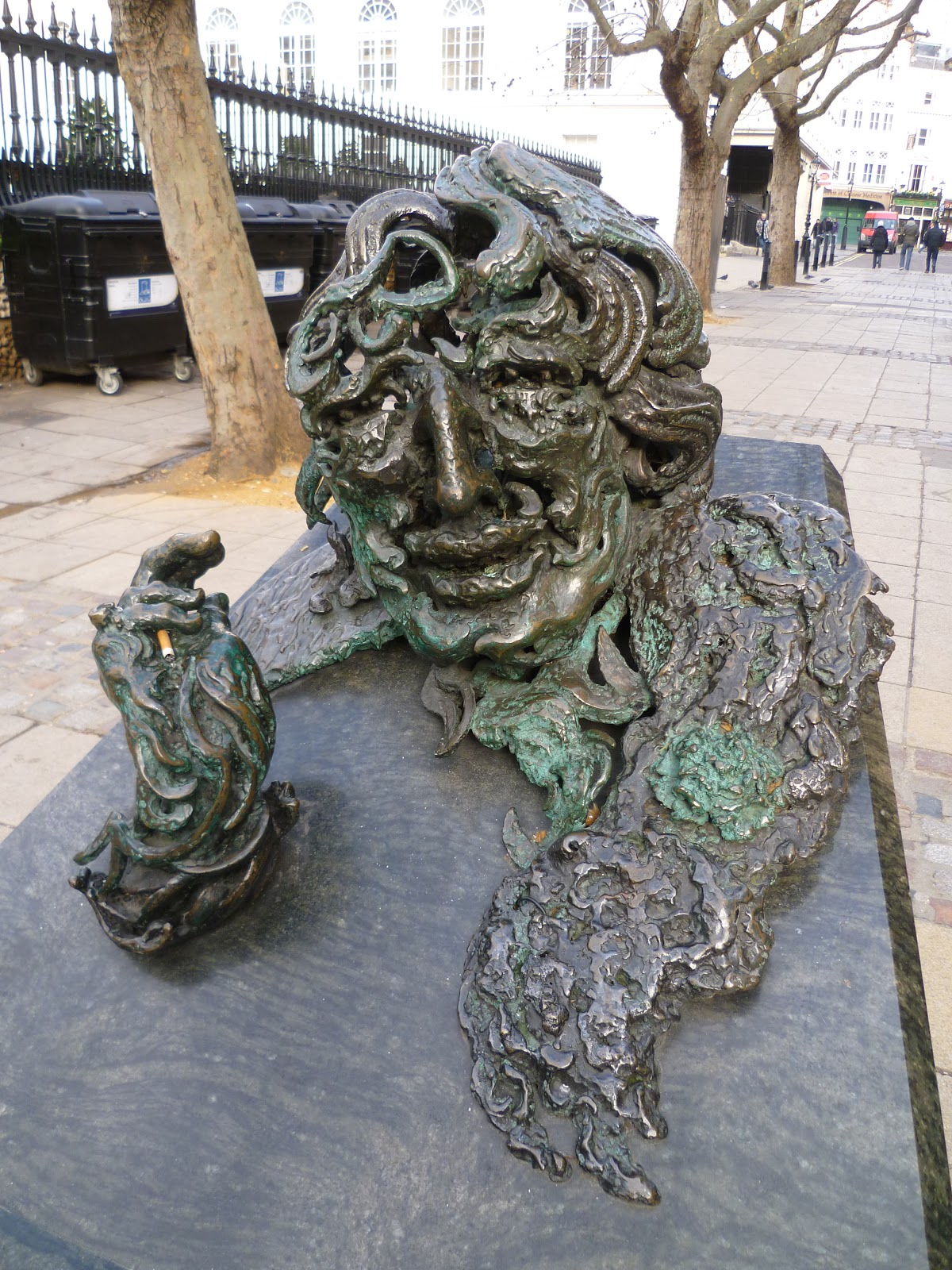 Walk To Free Art London 52 Conversation With Oscar Wilde By Maggi Hambling