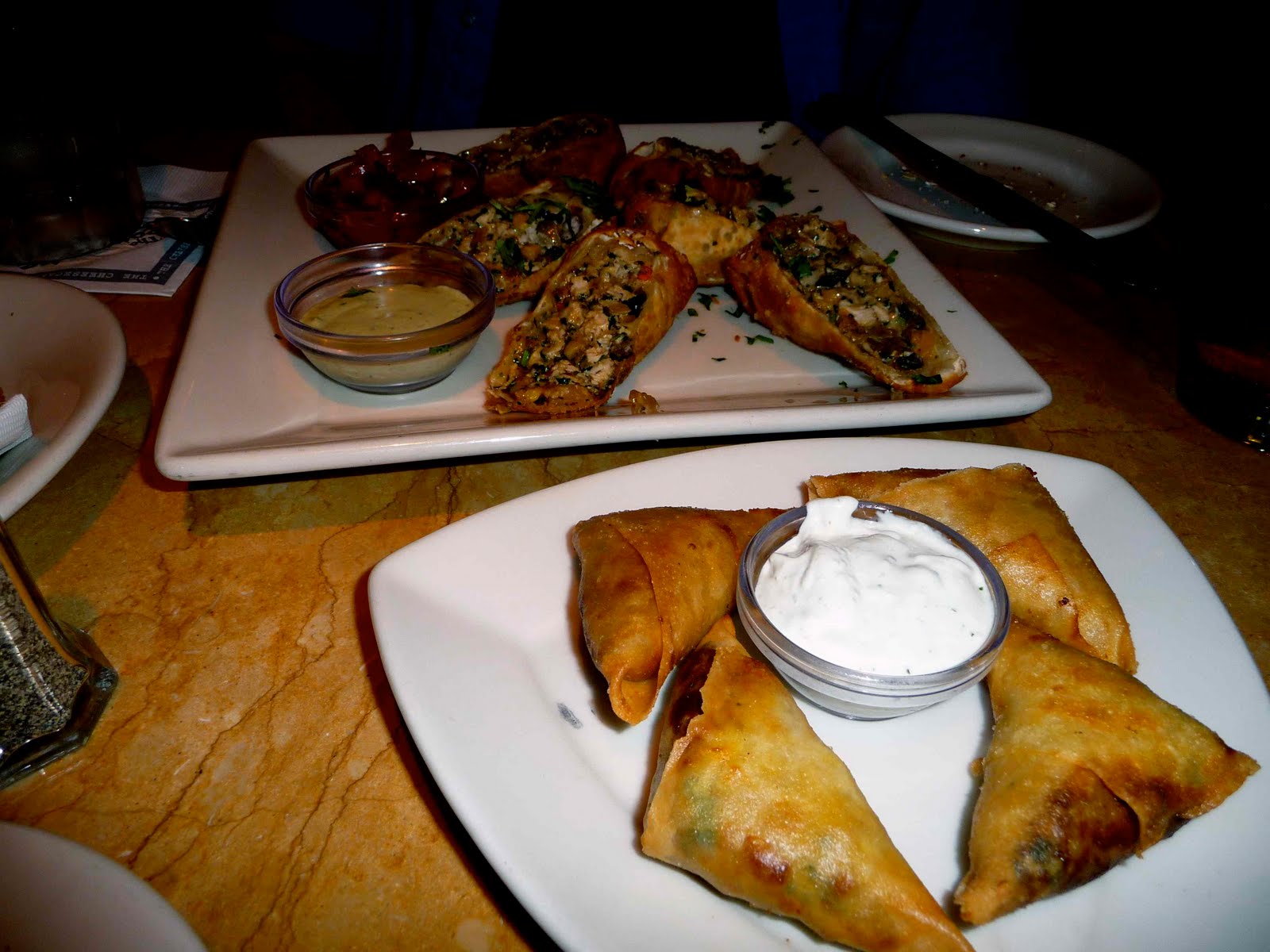 CHEESECAKE FACTORY e a t e r y R O W