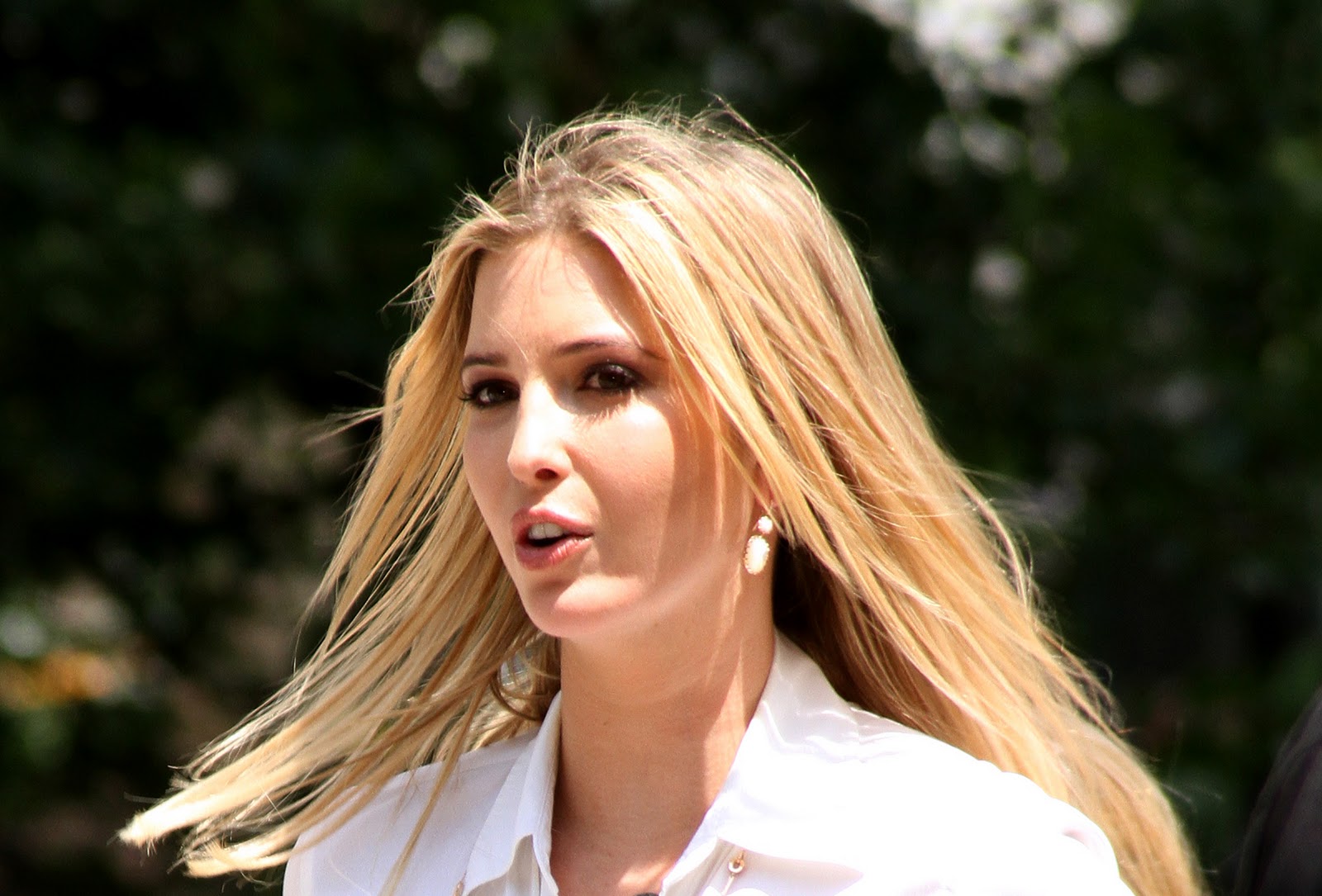 http://4.bp.blogspot.com/_AaNmlEmRD9Y/TS3AcuepM4I/AAAAAAAAAkU/ykNc8KN5wWM/s1600/Ivanka%2BTrump%2B01.jpg