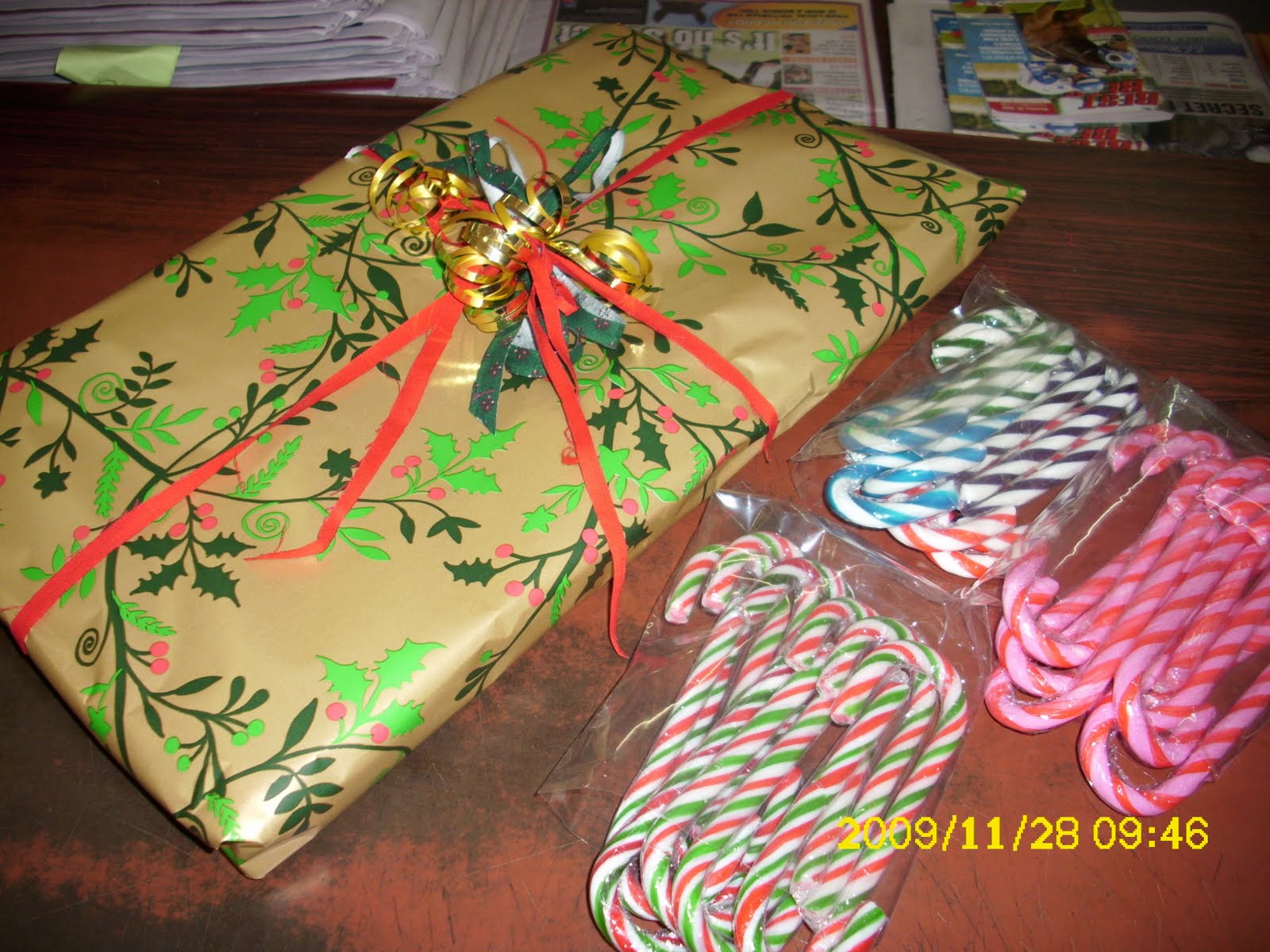 [My+parcel+ready+to+go...note+the+selvedges!.JPG]