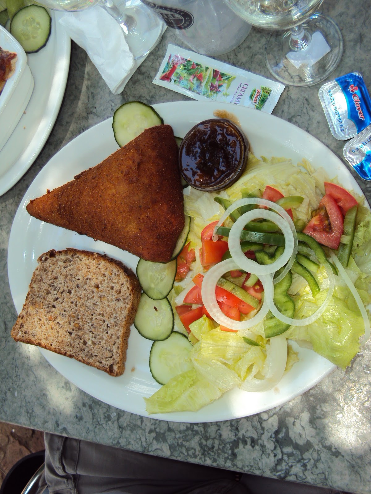 Discovering the Hartees area, lipstick and Tabard in tow...: Van Gaalen