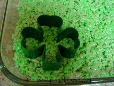 Shamrock+treats+3 | Shamrock Rice Crispy Treats (with a special ingredient!) | 14 |