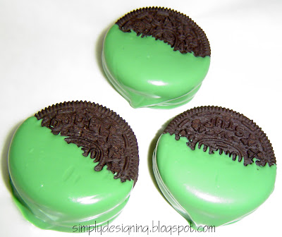 choc+dipped+oreos+1 Easy Chocolate Covered Oreos and Green Minty Milk - yum! 16