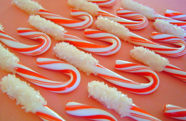 Choc+Covered+Candy+Canes GIVEAWAY and a YUMMY TREAT: Chocolate Covered Candy Canes 6