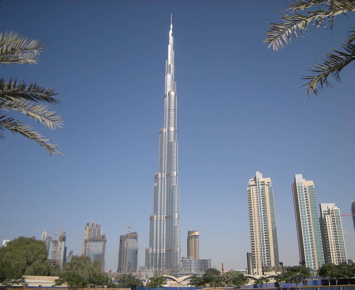 விடுமுறை கிடைக்காததால் விரக்தி: 147-வது மாடியிலிருந்து குதித்து இந்தியர் தற்கொலை  - Page 2 Burj+Khalifa