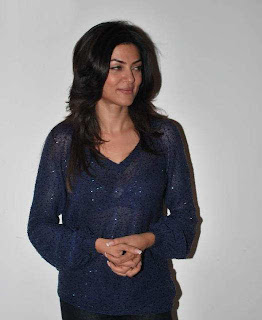 Sushmita Sen Launch Charcoal Exibition