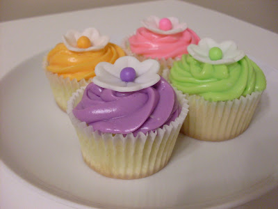 Delightful Dessert: Hawaiian Cupcakes