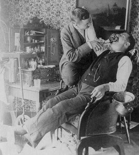 [dentista2.jpg]