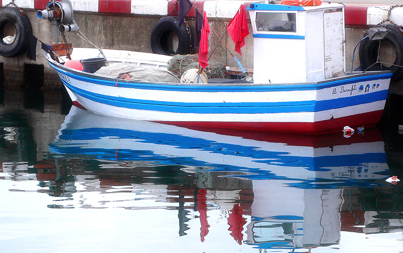 barca barrufets pitufos smurfs boat port puerto barco mar sea