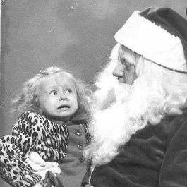 STRAŠNI DEKA: Neka deca se baš boje Deda Mraza - Page 2 Sally+Olden