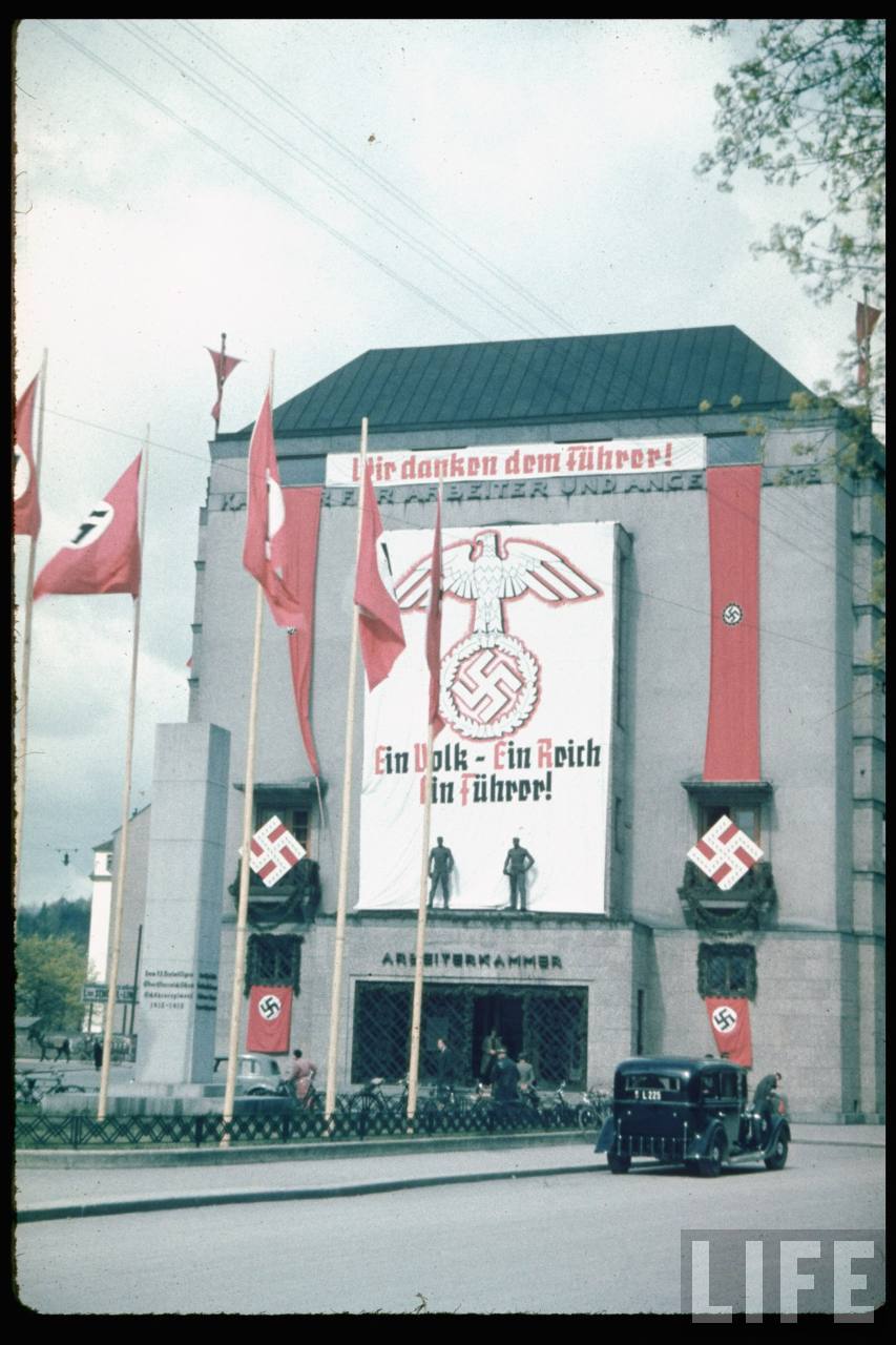 [Linz+during+the+Austrian+election+campaign,+March+1938b.jpg]