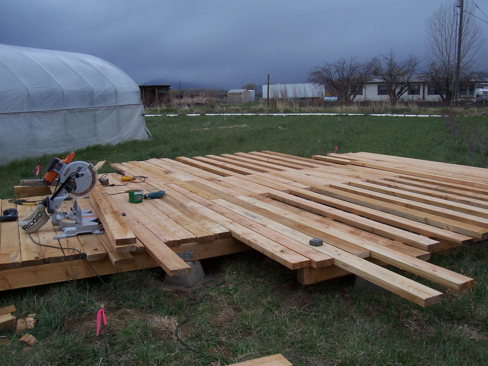 [yurtdeck.JPG]