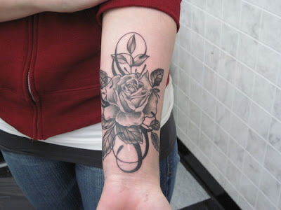 Rose tattoo Design Diposkan oleh itel di 1014 PM Label Tattoo Design