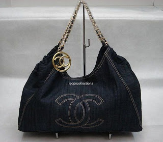 Kalau Tas Chanel yang denim ini, pas banget kalo mood l