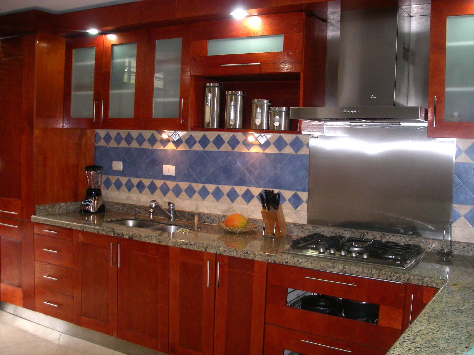 WALSAN COCINAS Y CLOSETS ELABORACION DE ESCALERAS EN ALGARROBO