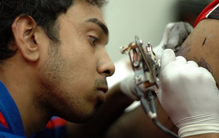 Perforar el cartílago, en piercing en el cartilago. Perforar el cartílago, en