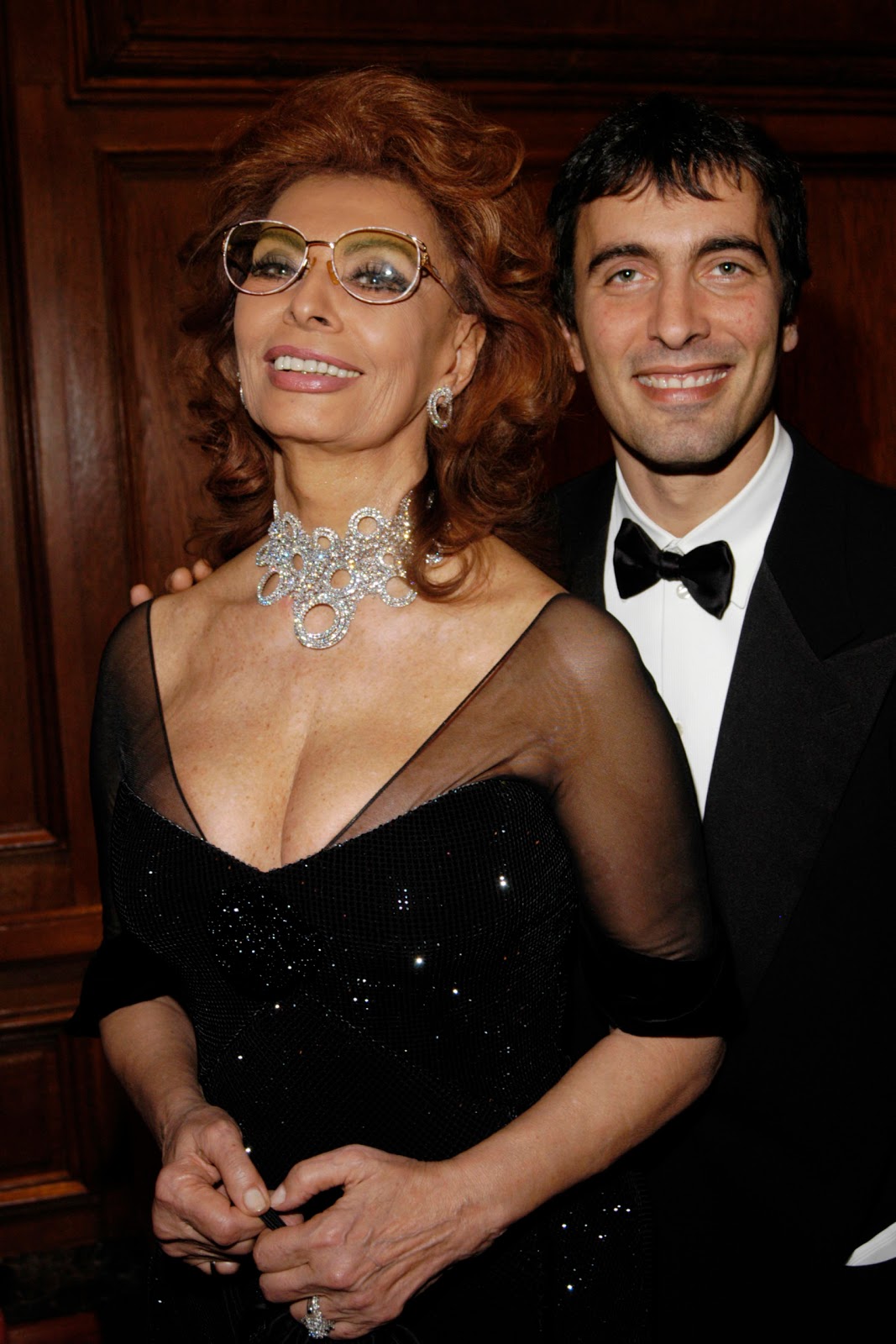 http://4.bp.blogspot.com/_B5gmU-FOcOQ/TPtScLAgiCI/AAAAAAAABqo/XOkRdu3yzSE/s1600/35797_Sophia_Loren_The_Russian_National_Orchestra_s_15th_Anniversary_Gala_04.jpg