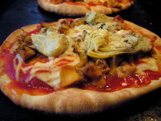 [pizza+cooked.jpg]