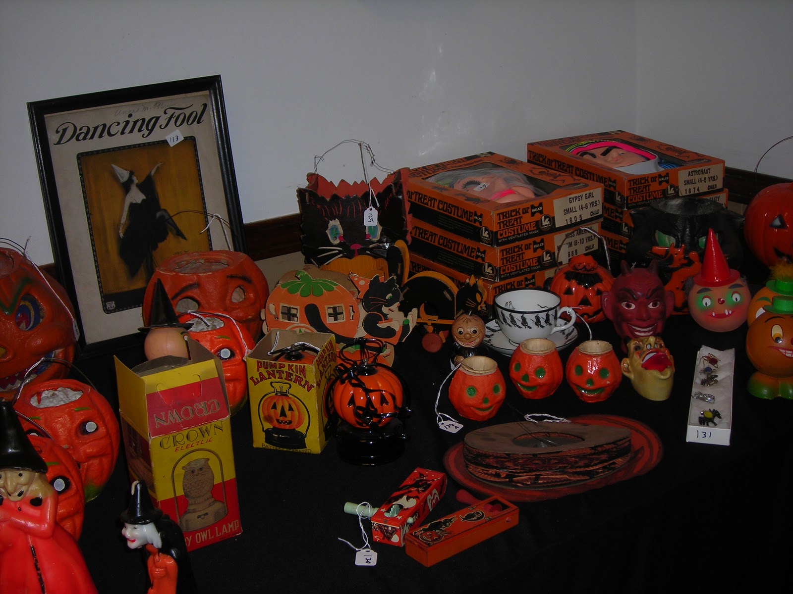 Seeking Treasures In The Golden Afternoon Antique Halloween Auction