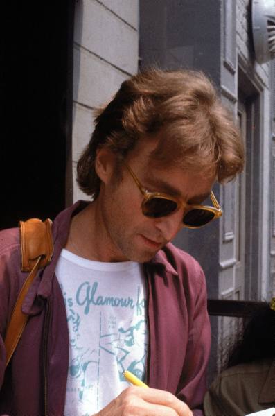 [lennon.jpg]