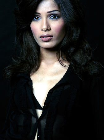 [freida-pinto.jpg]