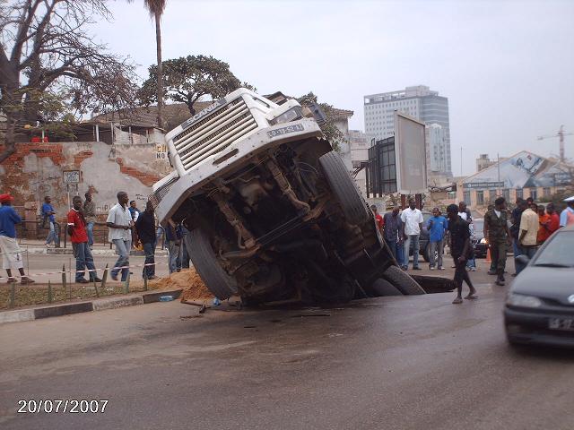 [Luanda03.JPG]