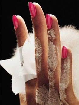 [hand_rosa_nagellack_1201607461_2252671.jpg]