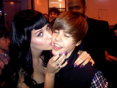 That night, Justin Bieber, who was once kissed by Rihanna too, and Katy 