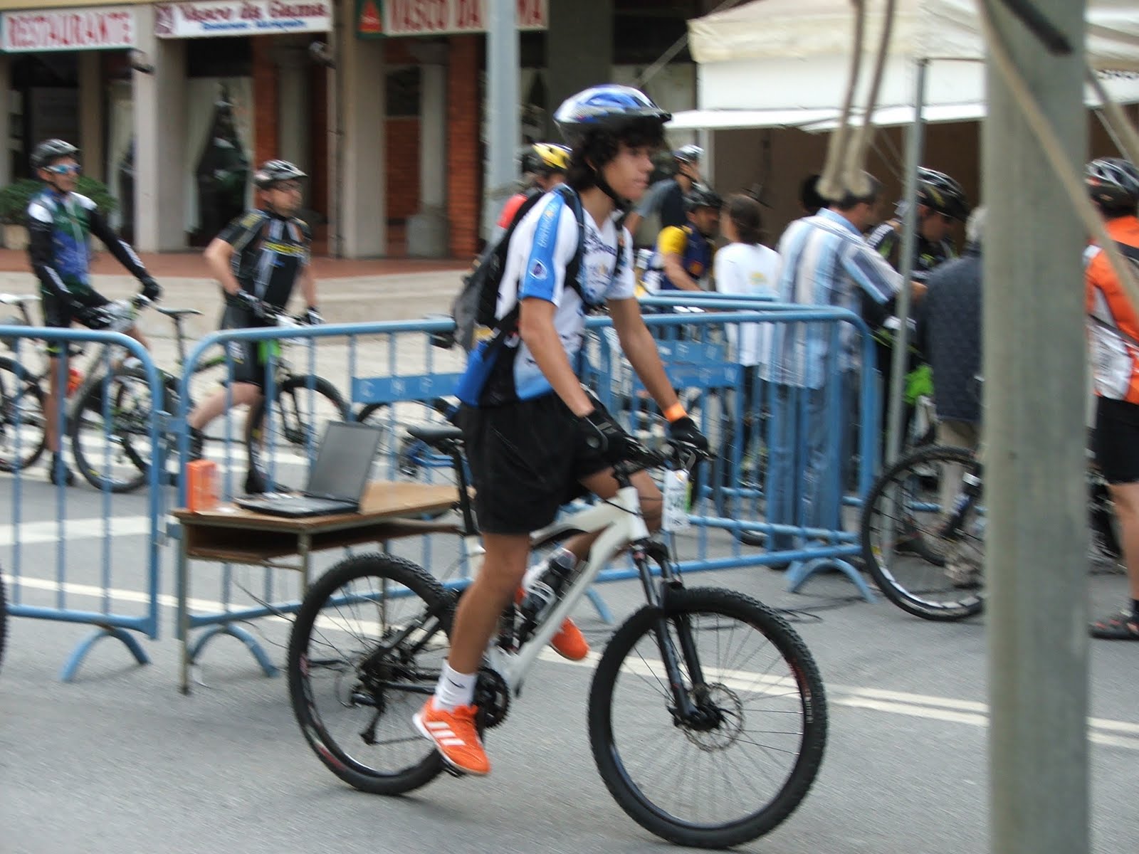 [DSCF1916.JPG]