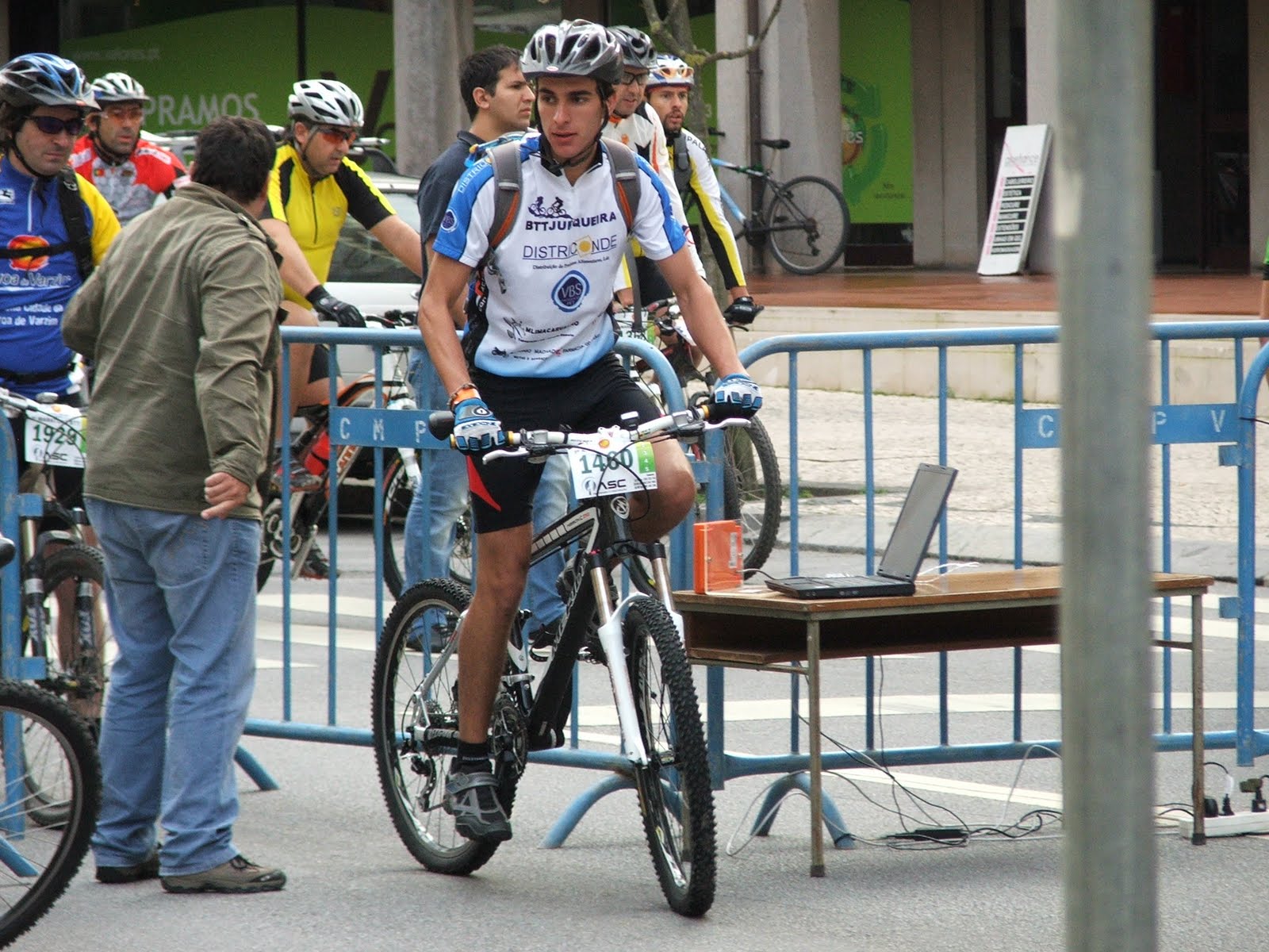 [DSCF1913.JPG]