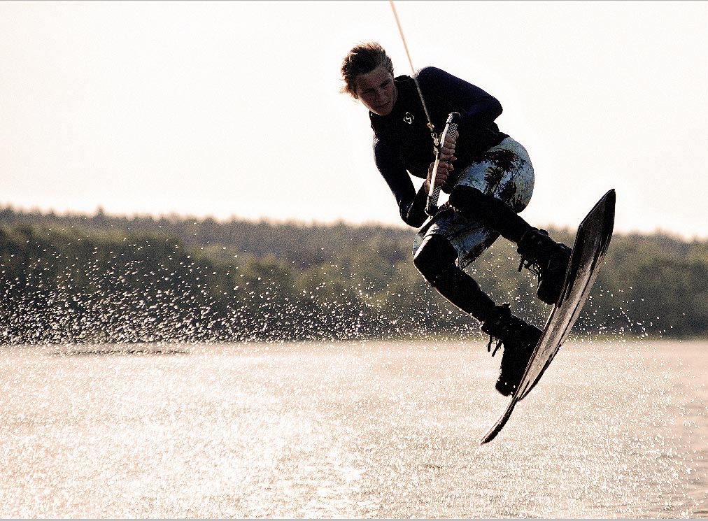 [wakeboard-wedding-shooter.jpg]