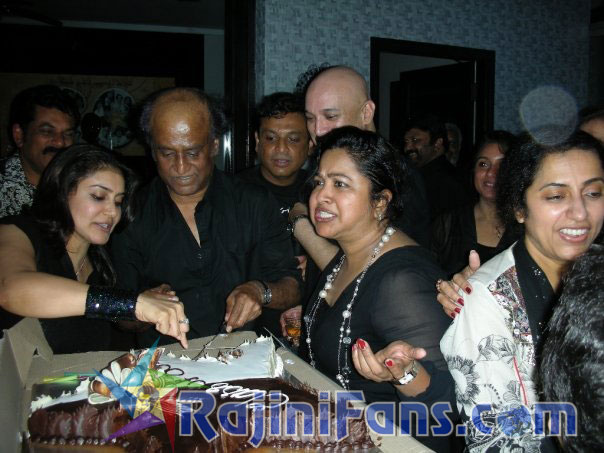 [Director+Priyadarshan+Home+Function+2+(2).jpg]