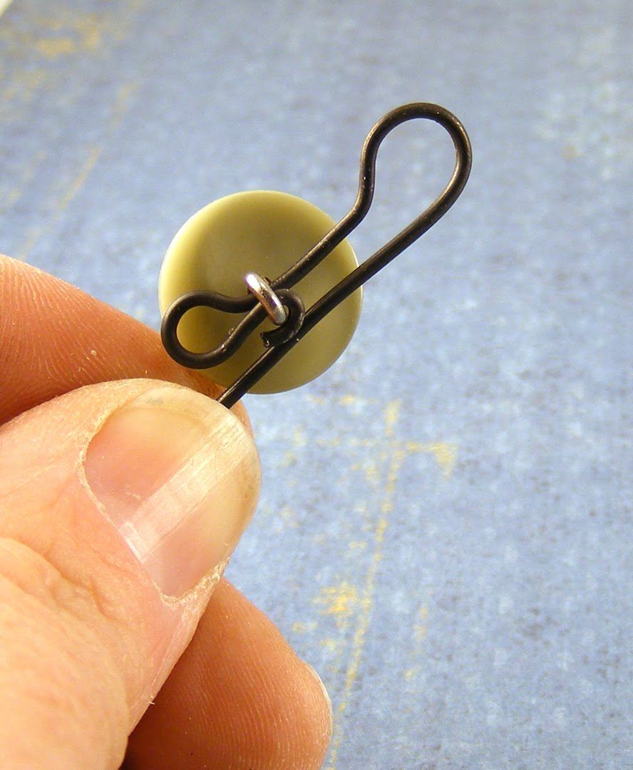 Hopemore Tutorial Making hook clasps from shank buttons