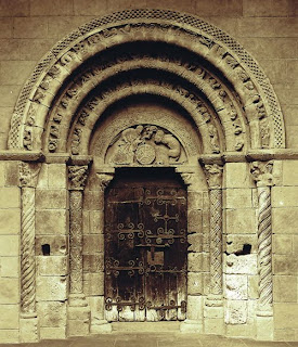 Portada de San Miguel Uncastillo