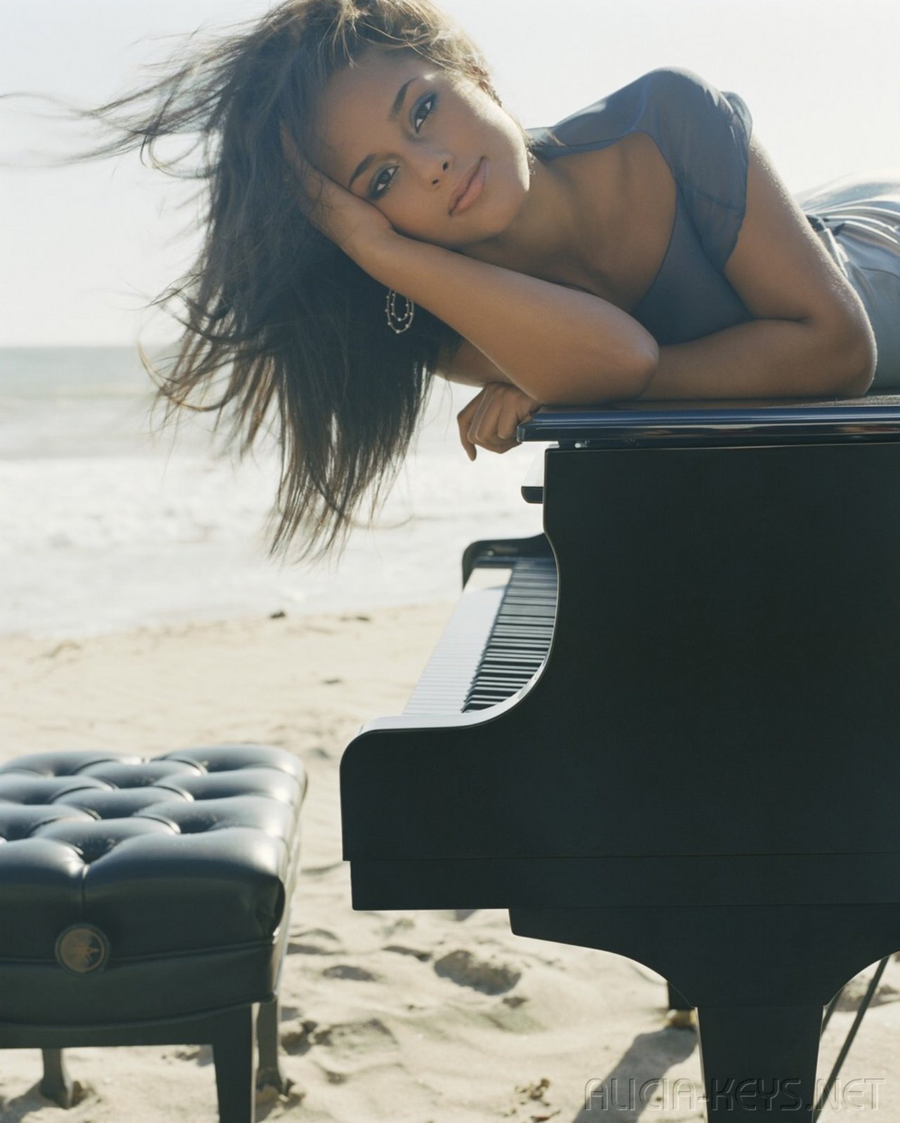 http://4.bp.blogspot.com/_BWByrO5M210/R0_KLLX2xAI/AAAAAAAAESA/v_ZOBHBUzsU/s1600-R/akeys1.jpg
