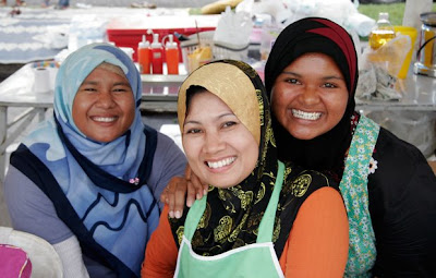 Smiling Muslim Ladies in Phuket