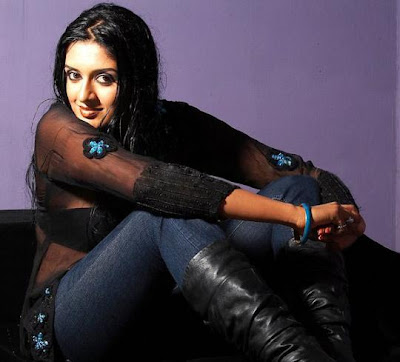 HOT ACTRESS VIMALA RAMAN PICTURES