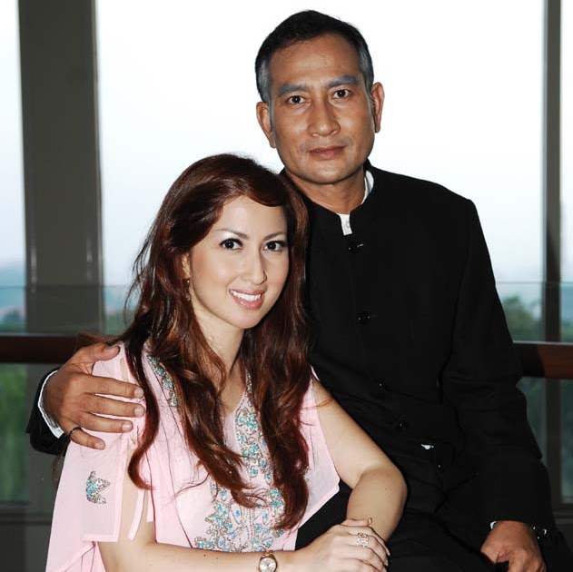 Cinta Sempurna: KELUARGA DATUK BURHAN