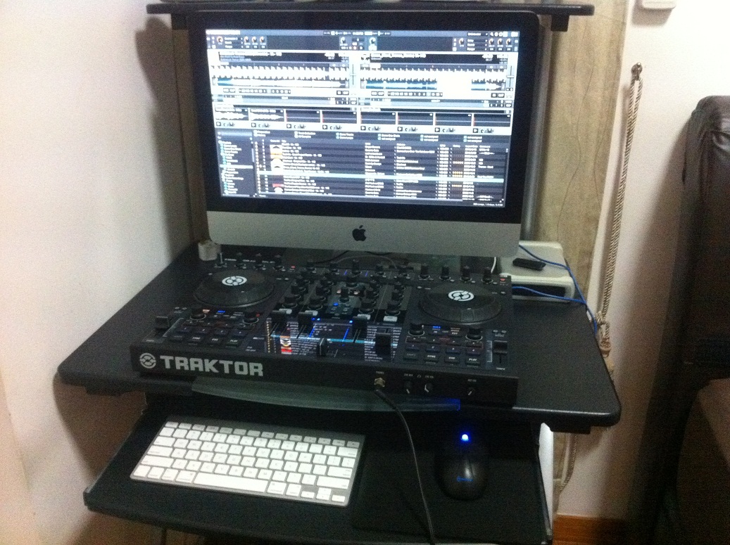 traktor s4 x1