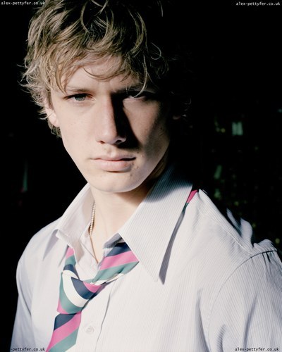 Labels: Alex Pettyfer alex pettyfer picture. Labels: Alex Pettyfer