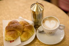 一客意大利早餐   -   Cappuccino and Croissant