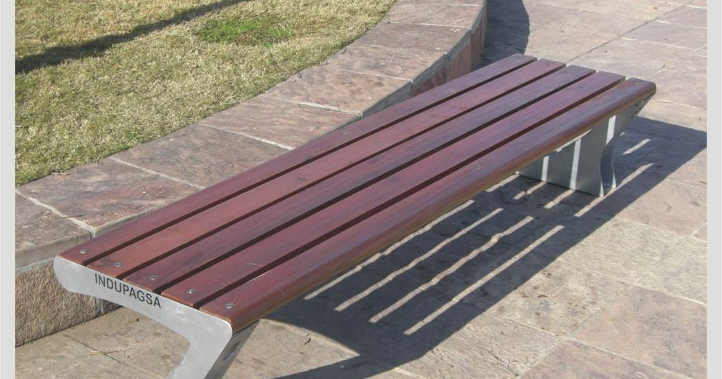 diseño i'': Banco para plaza de madera sin respaldo