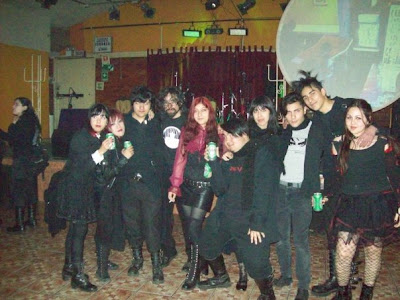 'nosotros': Comunidad Sopor Aeternus Chile (& the Ensemble of Shadows). Soy el de polera gris XD