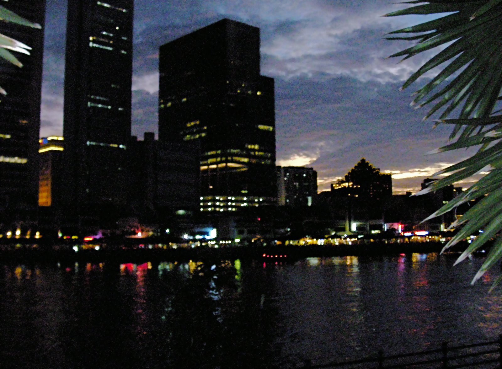 [Singapore+river.jpg]