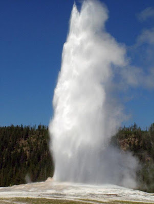 http://4.bp.blogspot.com/_BoKTWUf3vLY/Srq57gEl8wI/AAAAAAAAAqw/zFedaITHtNY/s400/old-faithful-geyser.jpg